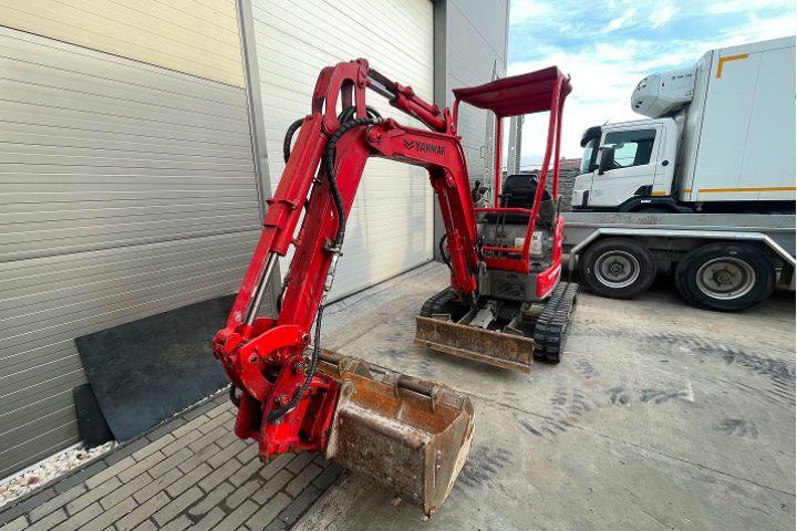 Yanmar vio17-3