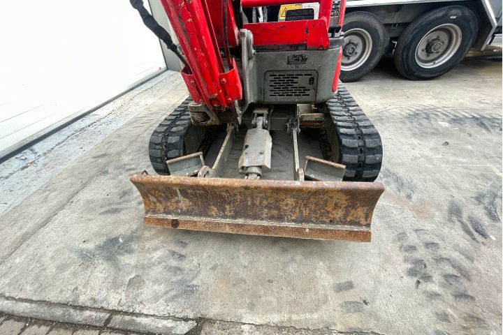 Yanmar vio17-4